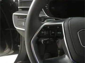 AUDI A8 60 TFSI e qu. P-Dach Matrix B&O Luft NAV HUD