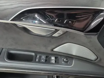 AUDI A8 60 TFSI e Laserlicht Nacht Sitzbelüft Pano