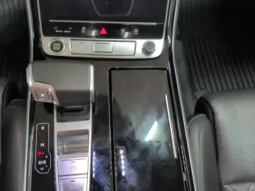 AUDI A8 60 TFSI e Laserlicht Nacht Sitzbelüft Pano