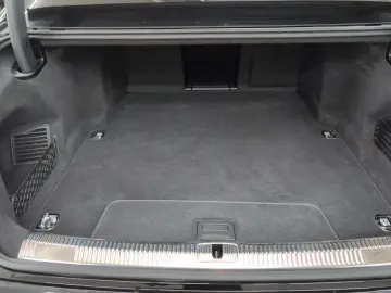 AUDI A8 60 TFSI e Laserlicht Nacht Sitzbelüft Pano