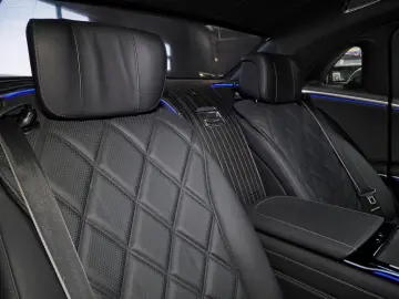 Mercedes-Maybach S 680 4MATIC Night Series   V12 • 612 CP