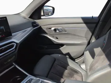 BMW 330d xDrive Touring M Sport AHK StpGO