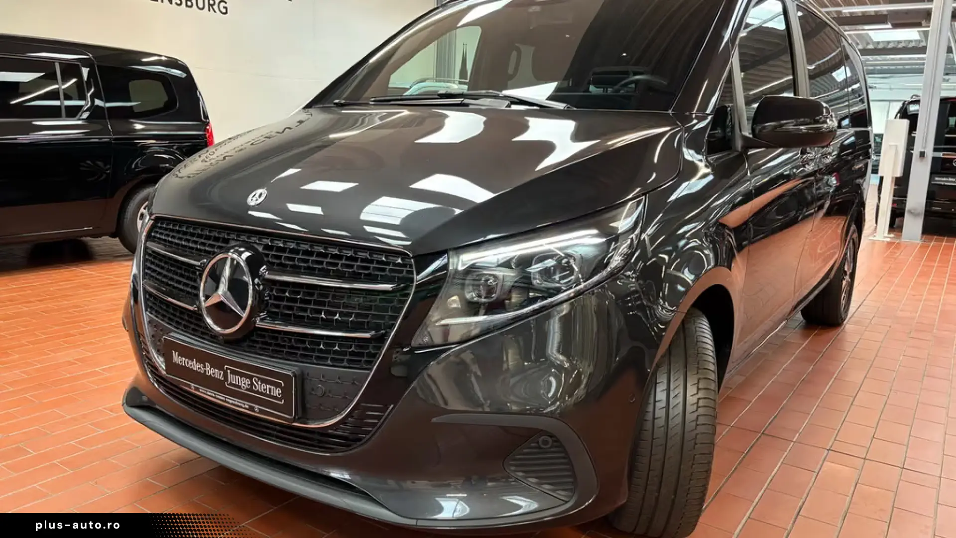 Mercedes-Benz V 300 d 4MATIC Long 7 LOCURI • MULTIBEAM
