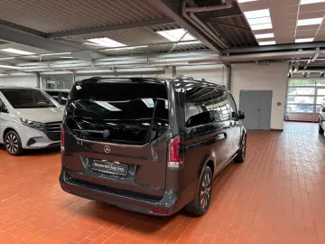 Mercedes-Benz V 300 d 4MATIC Long 7 LOCURI • MULTIBEAM