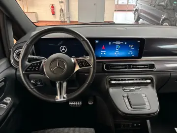 Mercedes-Benz V 300 d 4MATIC Long 7 LOCURI • MULTIBEAM