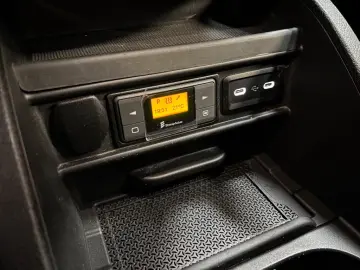 Mercedes-Benz V 300 d 4MATIC Long 7 LOCURI • MULTIBEAM