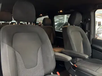 Mercedes-Benz V 300 d 4MATIC Long 7 LOCURI • MULTIBEAM