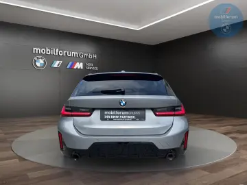 BMW 330 i xDrive Touring M-Sport DriveAssist Prof