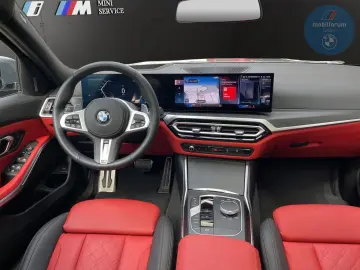 BMW 330 i xDrive Touring M-Sport DriveAssist Prof