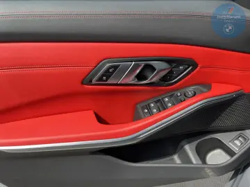 BMW 330 i xDrive Touring M-Sport DriveAssist Prof