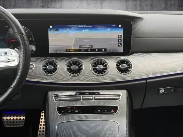 Mercedes-Benz CLS 220d AMG Line BURMESTER WIDESCREEN 360