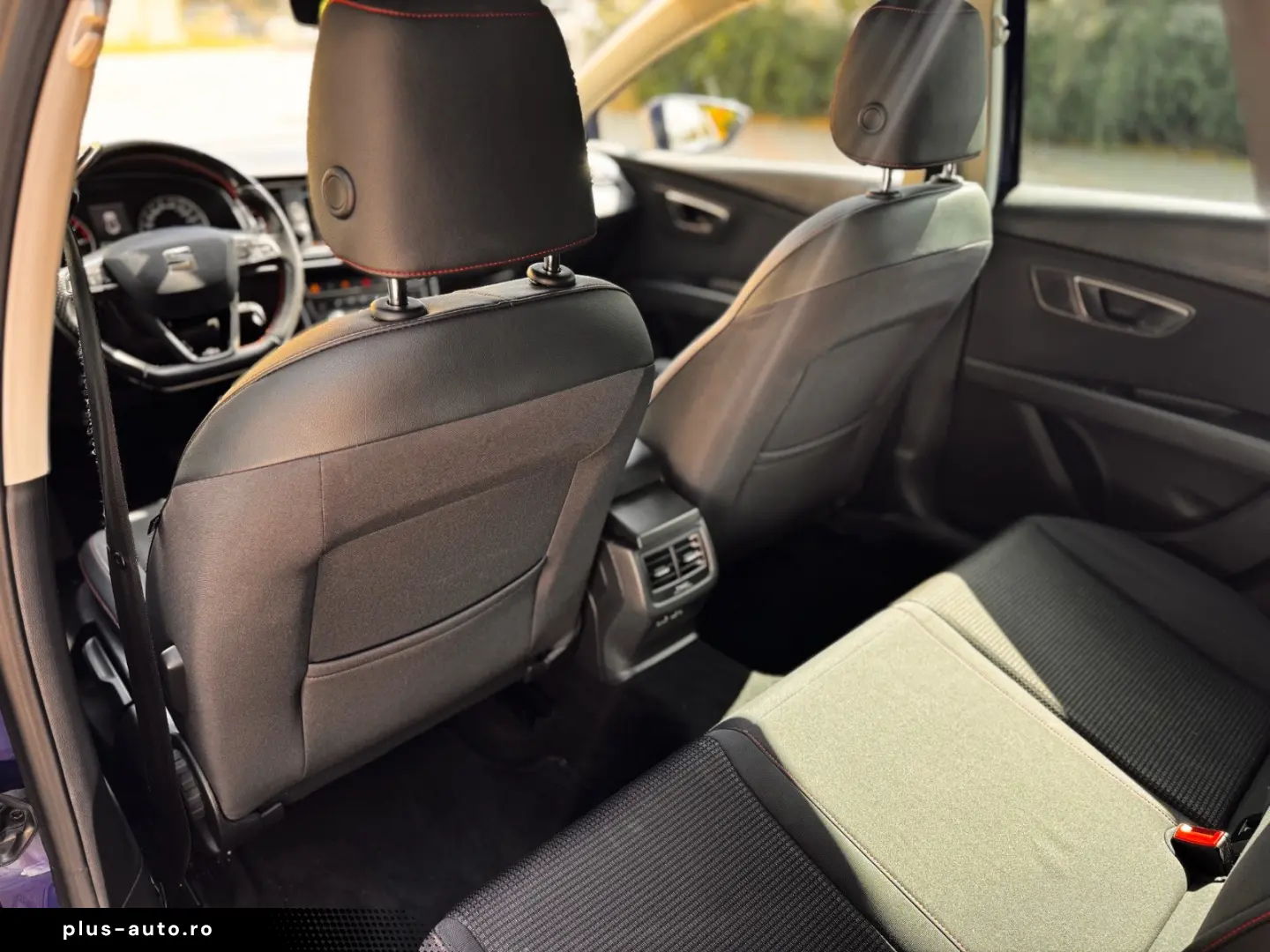 Vand SEAT Leon FR 1.5 TSI  130 CP  AN 2019  echipare FR