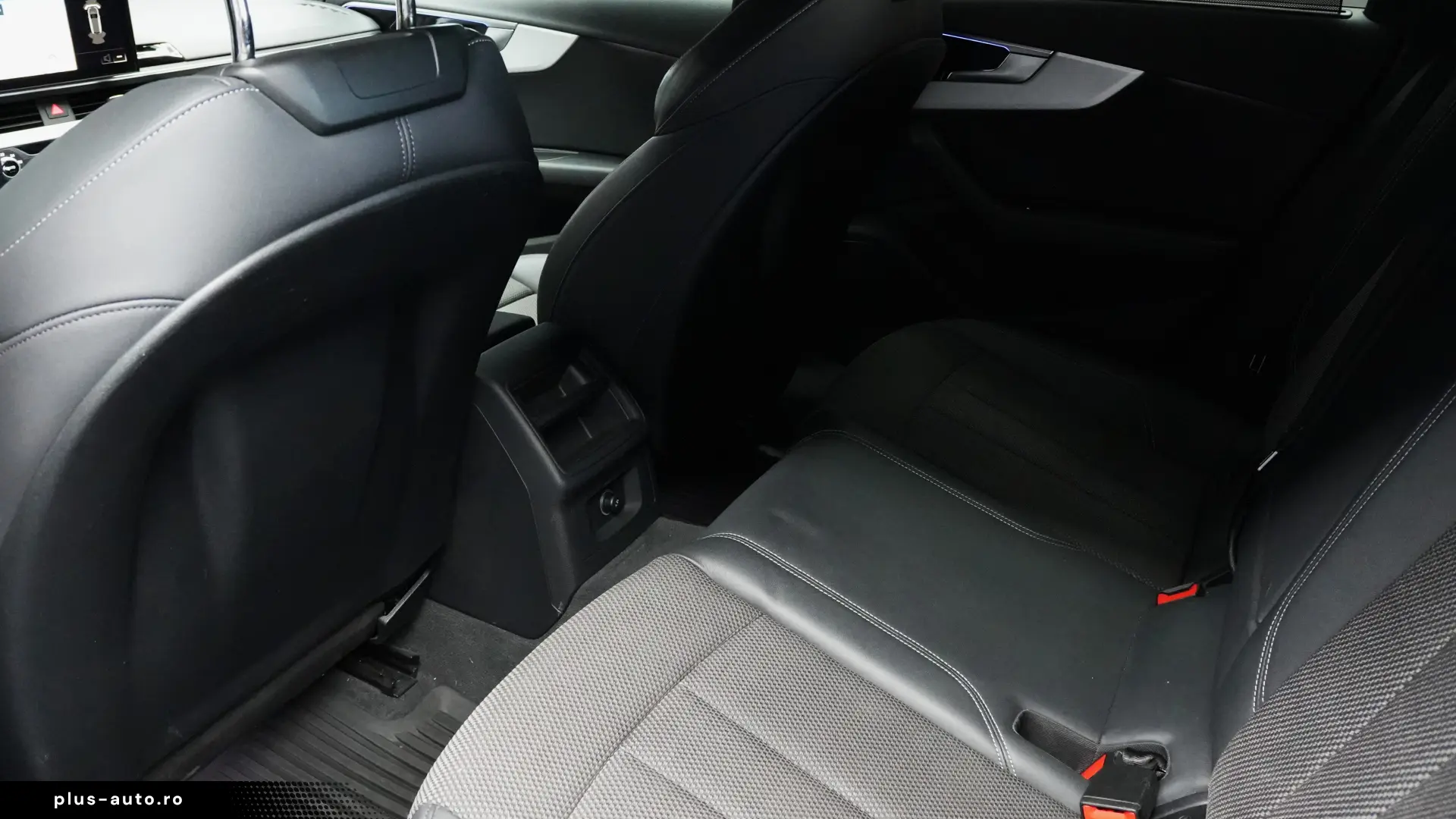 AUDI A4 2.0d MHEV AT S LINE