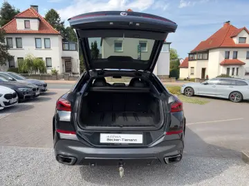 BMW X6 xDrive40d   M Sport  IconicGlow  UPE 125.230