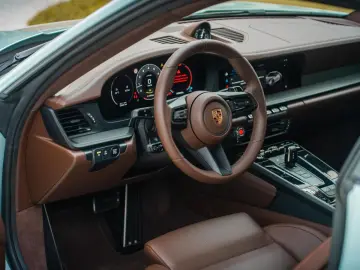 PORSCHE 911 Carrera 4 GTS T-Hybrid PCCB Aerokit BOSE