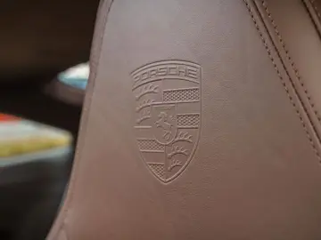 PORSCHE 911 Carrera 4 GTS T-Hybrid PCCB Aerokit BOSE
