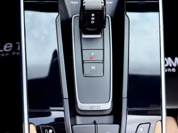 PORSCHE 911 Turbo S Cabriolet LIFT KERAMIK BOSE GARANTIE