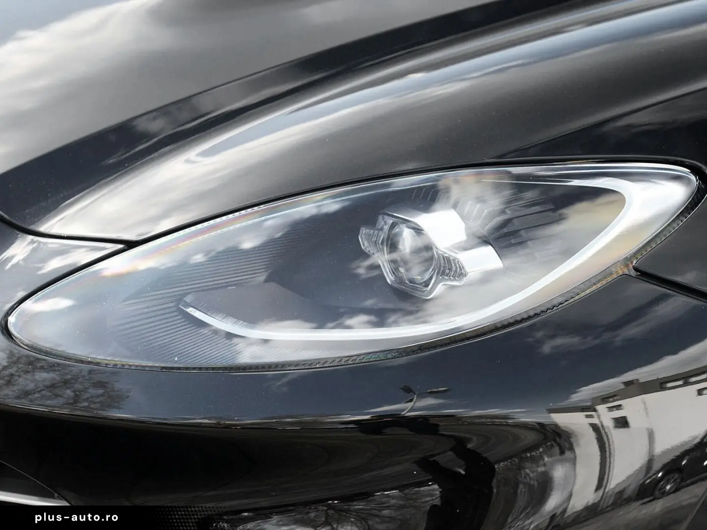 ASTON MARTIN DBX 550 Jet Black   Onyx Black