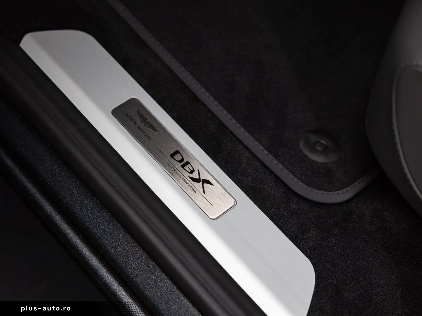 ASTON MARTIN DBX - Xenon Grey - 23 Zoll - Standheizung