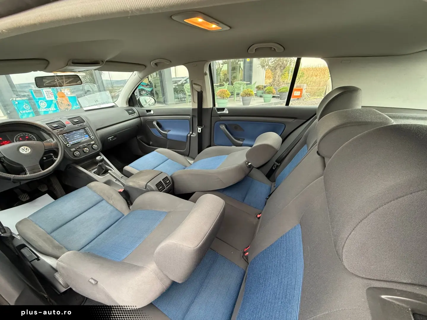VOLKSWAGEN GOLF    NAVIGATIE    DUBLU CLIMA