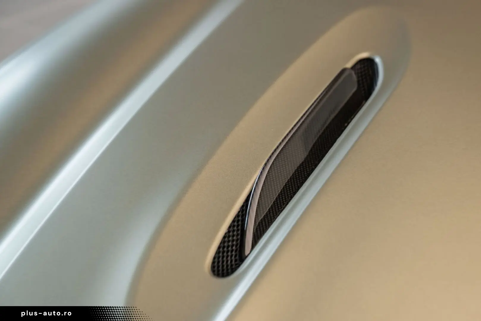 ASTON MARTIN DBX 4.0 V8 707