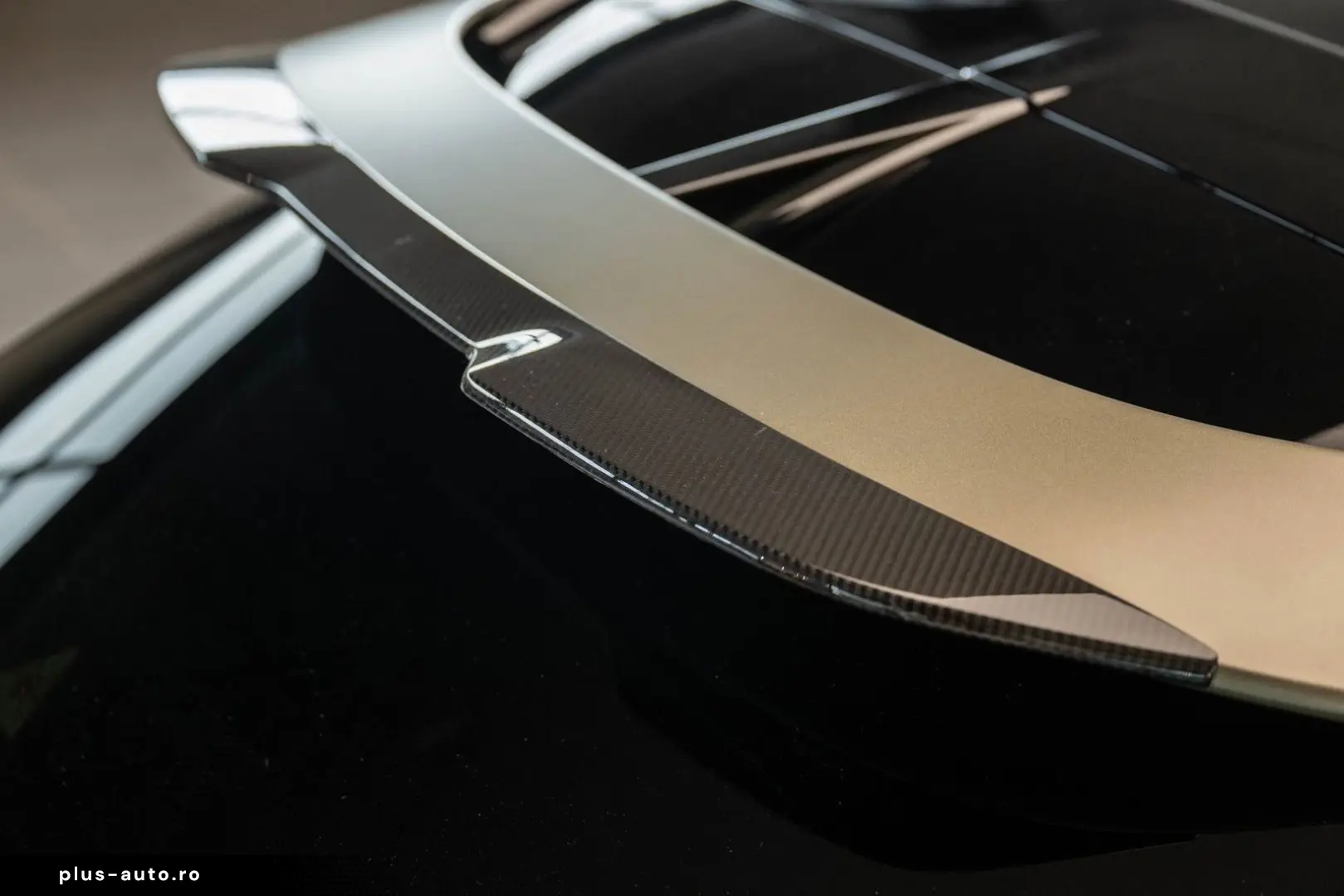 ASTON MARTIN DBX 4.0 V8 707