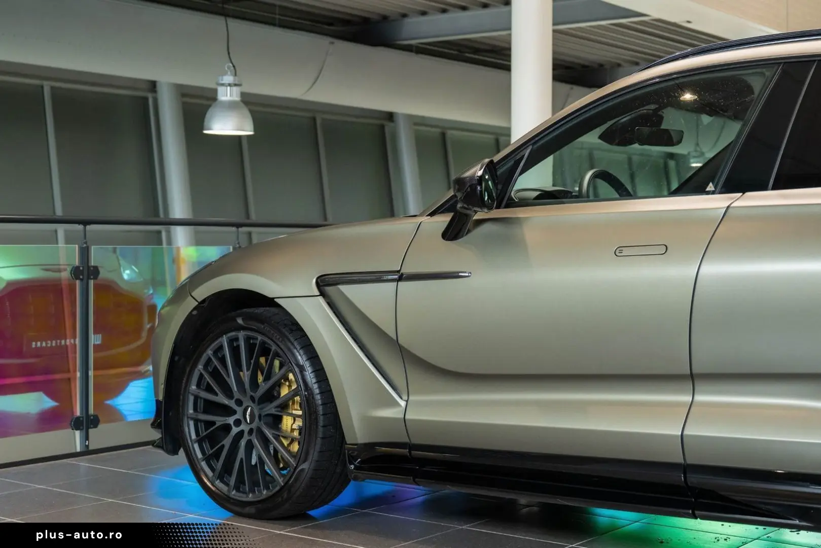 ASTON MARTIN DBX 4.0 V8 707