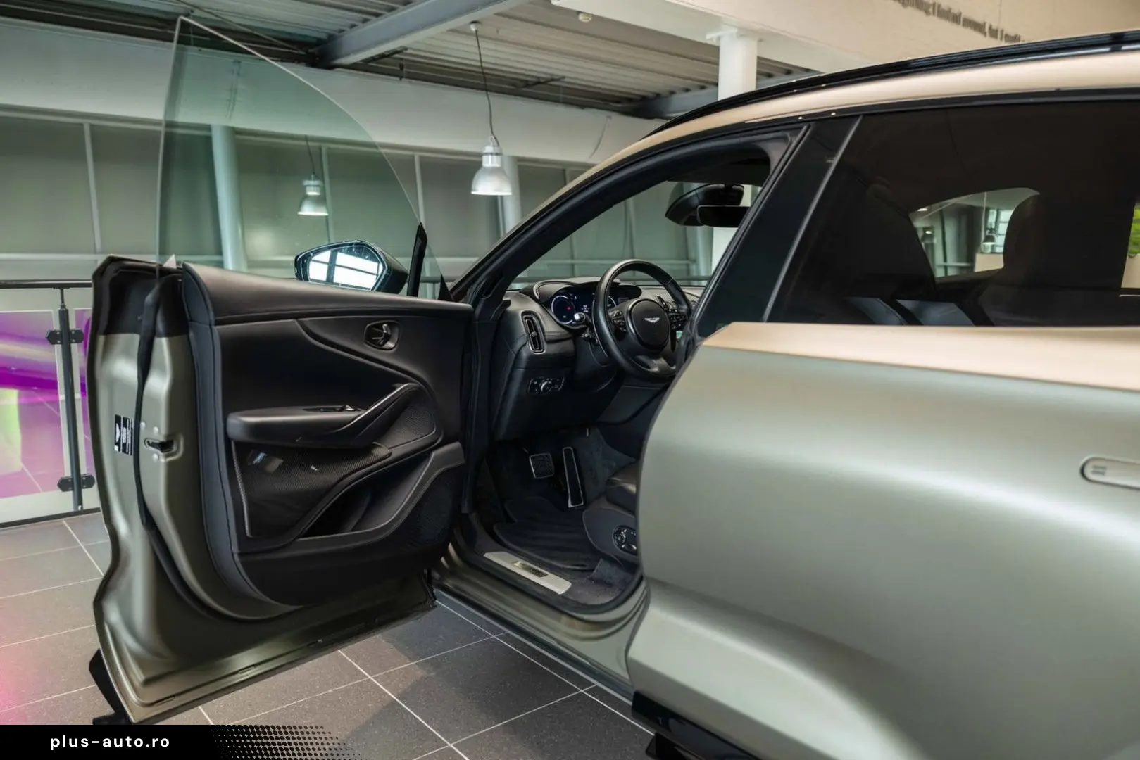 ASTON MARTIN DBX 4.0 V8 707