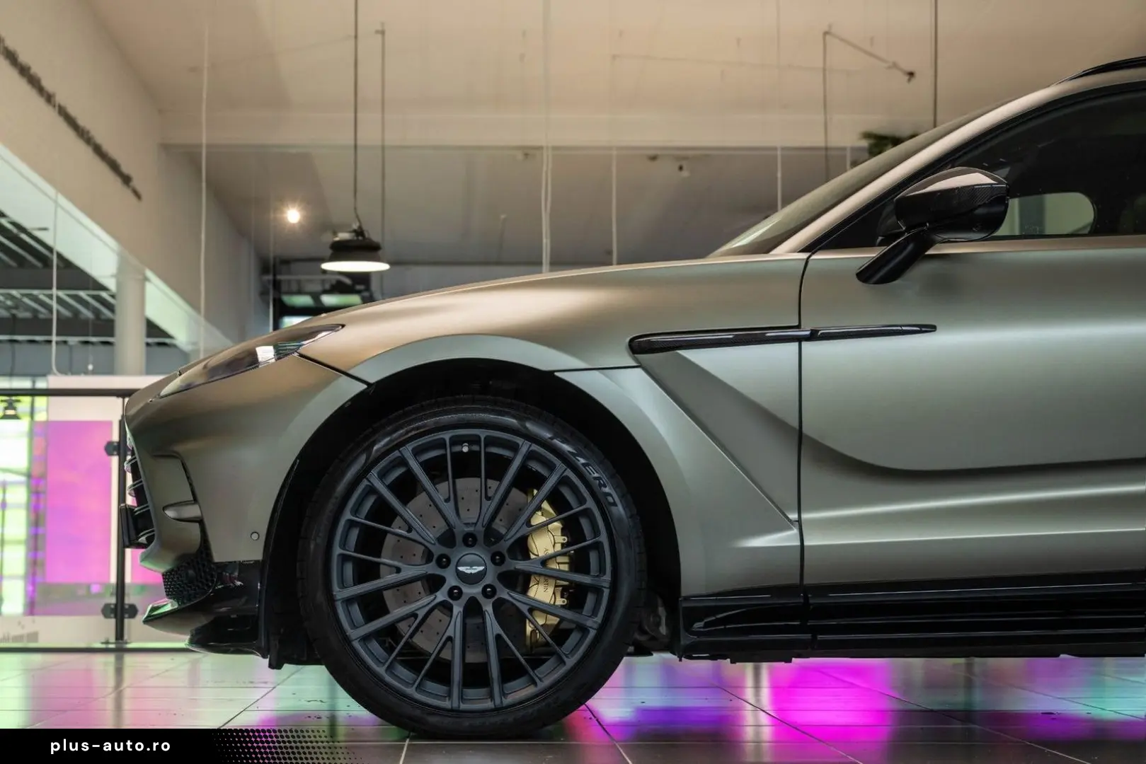 ASTON MARTIN DBX 4.0 V8 707