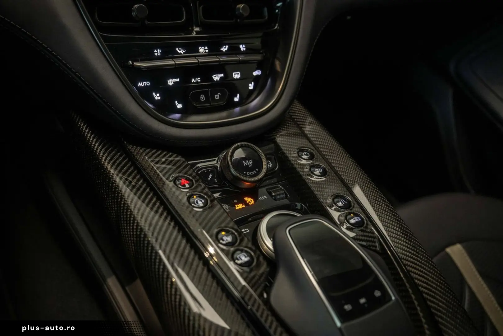 ASTON MARTIN DBX 4.0 V8 707