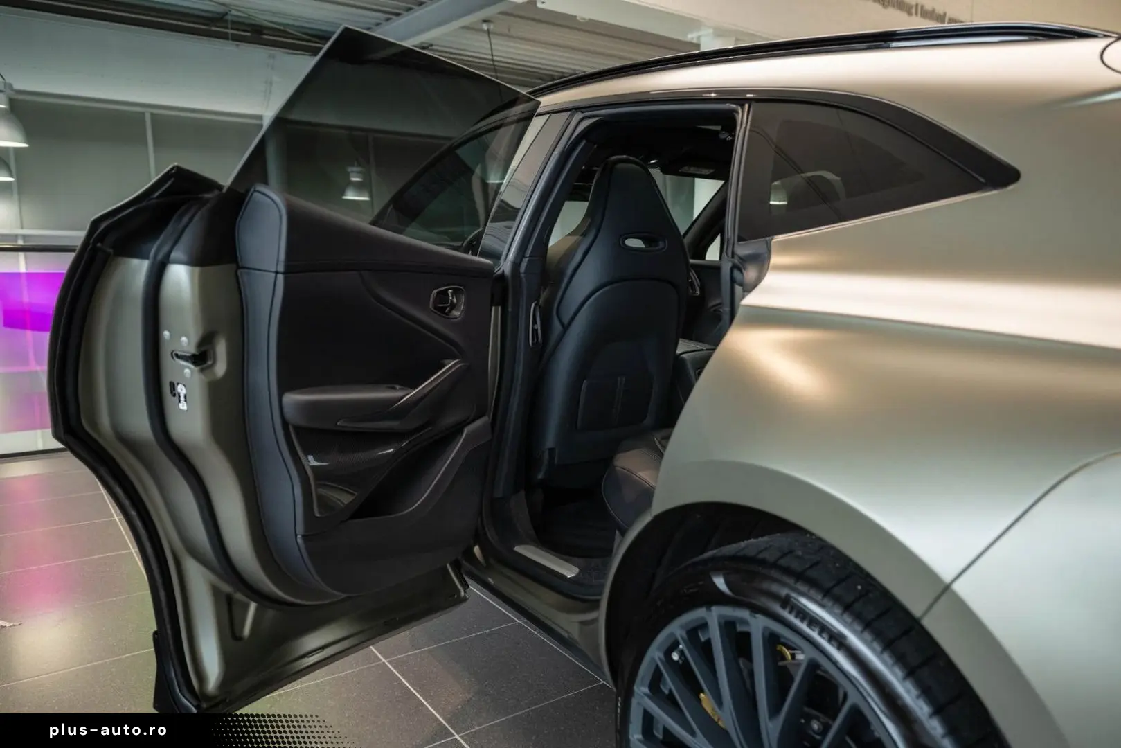 ASTON MARTIN DBX 4.0 V8 707