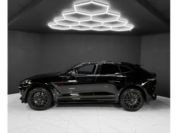 ASTON MARTIN DBX 4.0 V8 707   CARBON   PANO   23    BLACK B