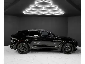 ASTON MARTIN DBX 4.0 V8 707   CARBON   PANO   23    BLACK B