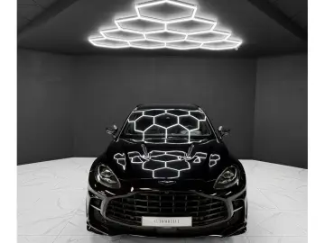 ASTON MARTIN DBX 4.0 V8 707   CARBON   PANO   23    BLACK B
