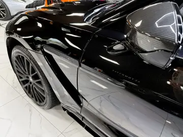 ASTON MARTIN DBX 4.0 V8 707   CARBON   PANO   23    BLACK B