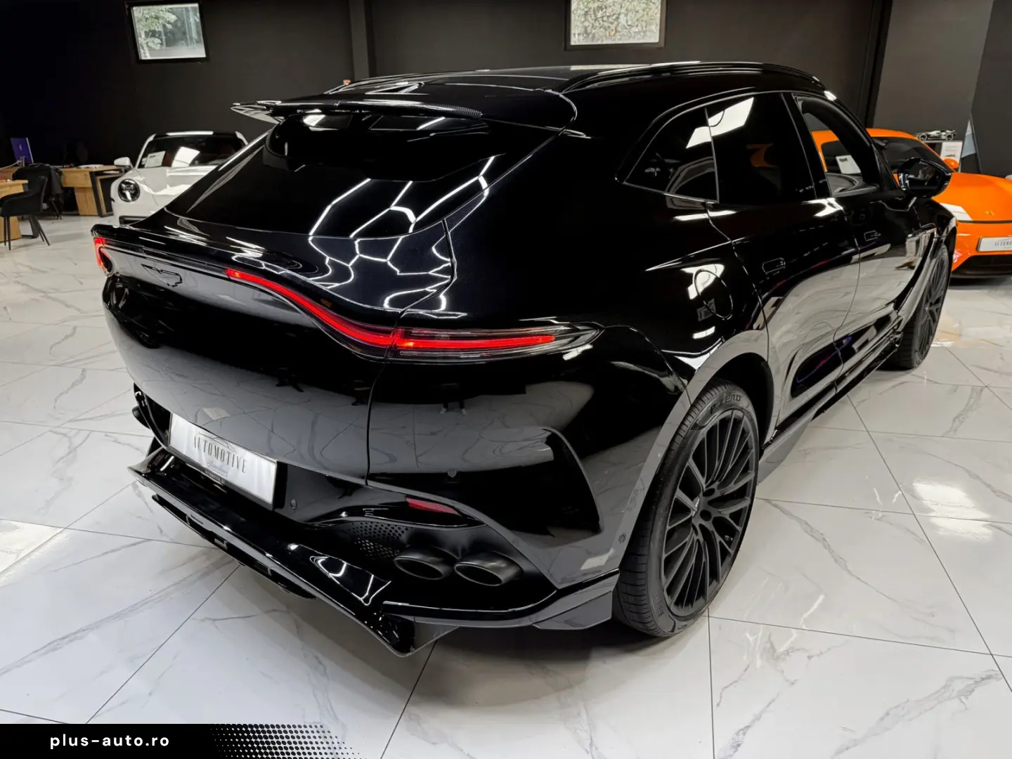 ASTON MARTIN DBX 2022 — imagine 10