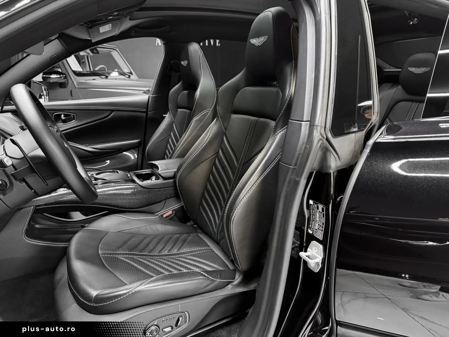 ASTON MARTIN DBX 2022 — imagine 12