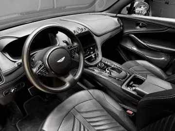 ASTON MARTIN DBX 4.0 V8 707   CARBON   PANO   23    BLACK B