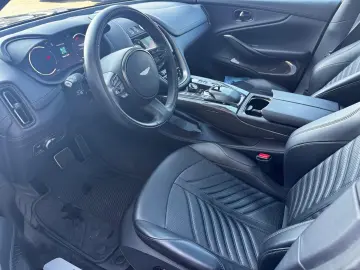 ASTON MARTIN DBX 707-4.0V8-23Zoll-B&O-Carbon-Voll-XPEL