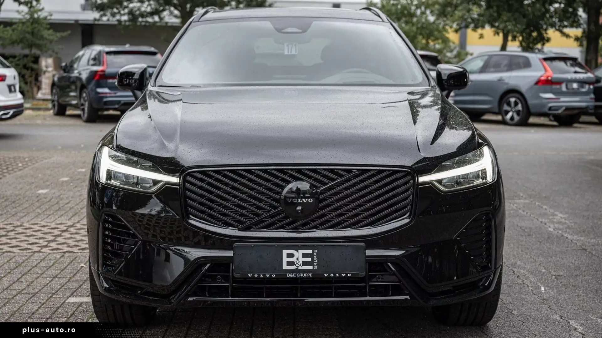 Volvo XC60 T8 Plus Black Edition Plug-In Hybrid