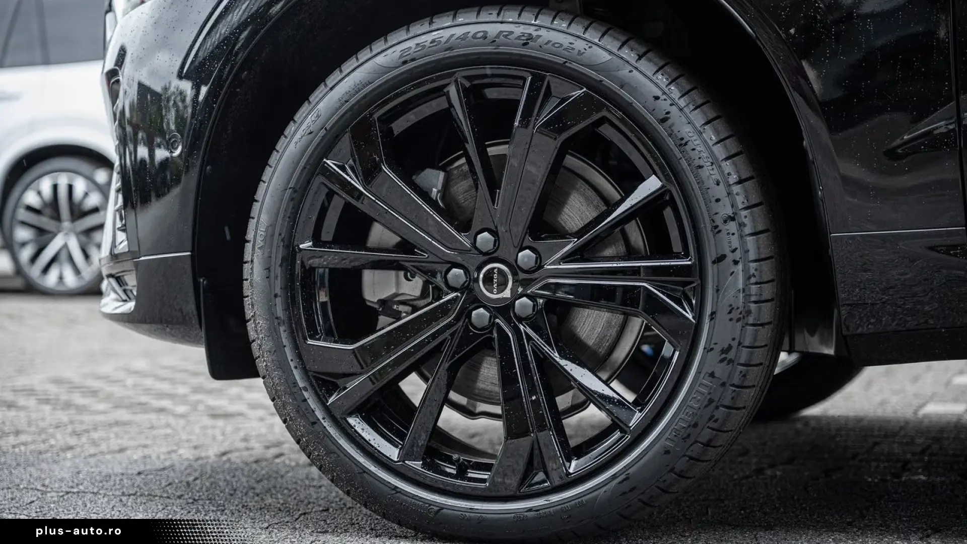 Volvo XC60 T8 Plus Black Edition Plug-In Hybrid