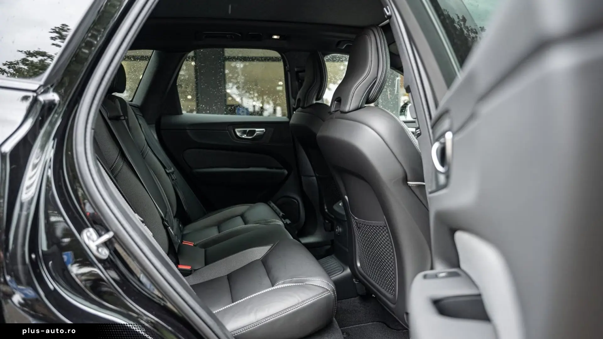 Volvo XC60 T8 Plus Black Edition Plug-In Hybrid