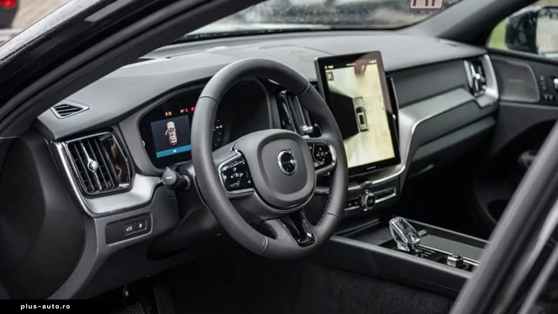 Volvo XC60 T8 Plus Black Edition Plug-In Hybrid