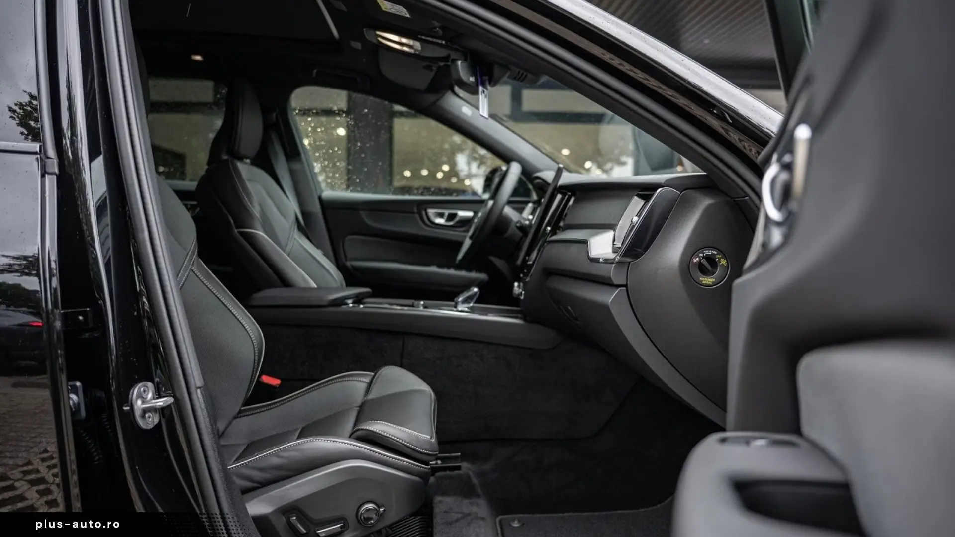 Volvo XC60 T8 Plus Black Edition Plug-In Hybrid