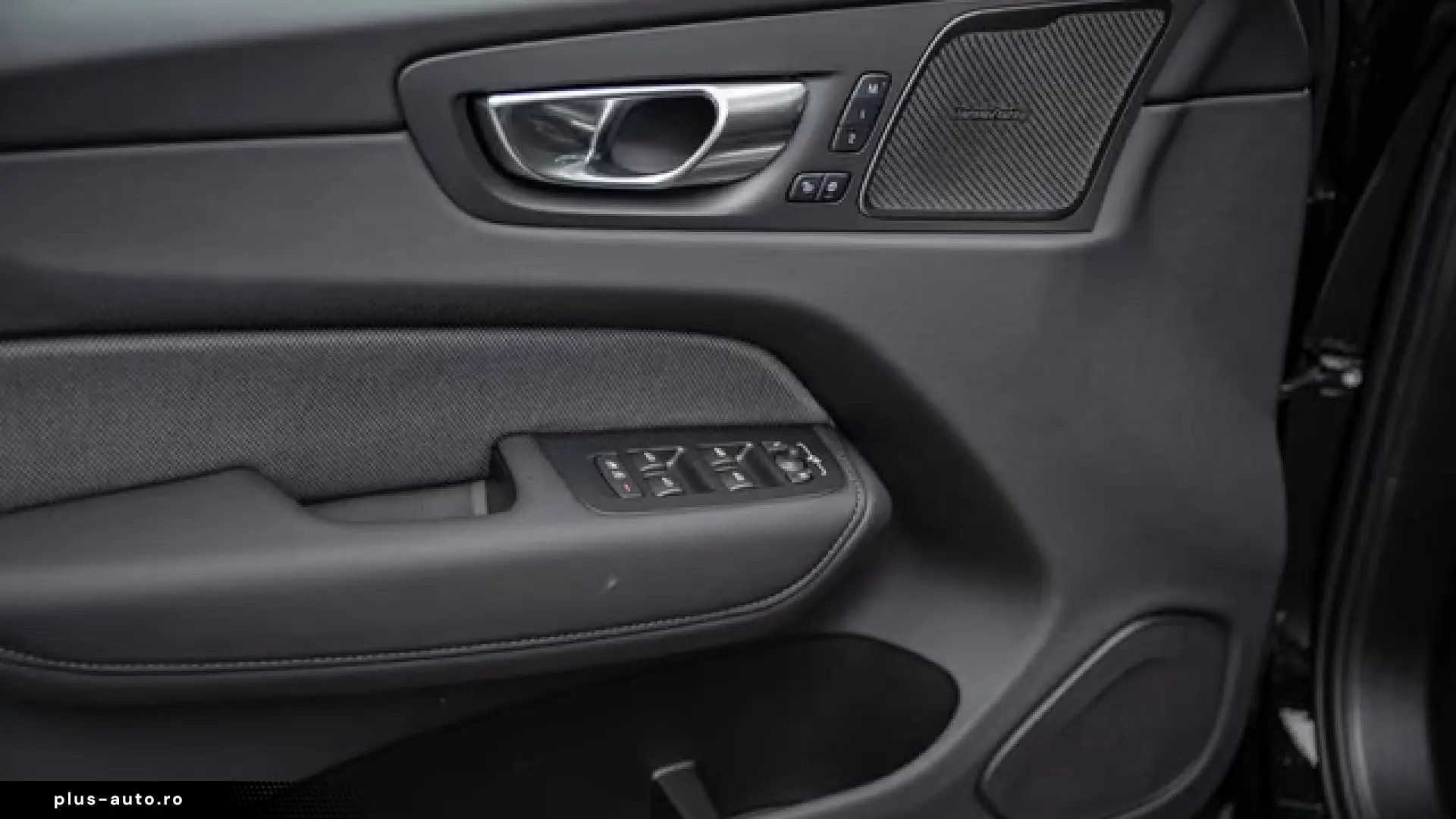 Volvo XC60 T8 Plus Black Edition Plug-In Hybrid