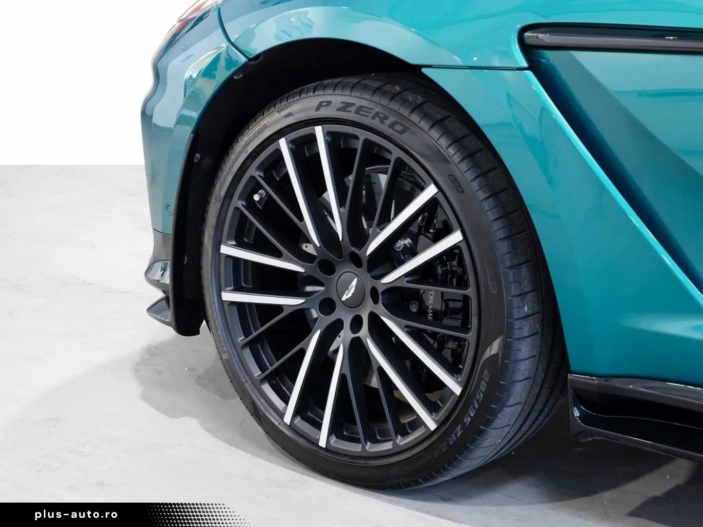 ASTON MARTIN DBX 707 -Podium Green-