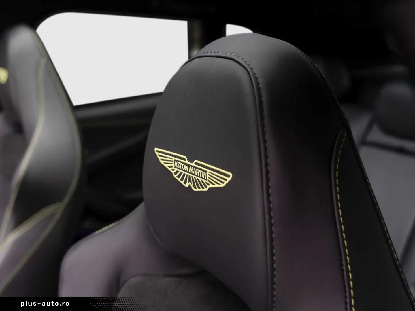 ASTON MARTIN DBX 707 -Podium Green-