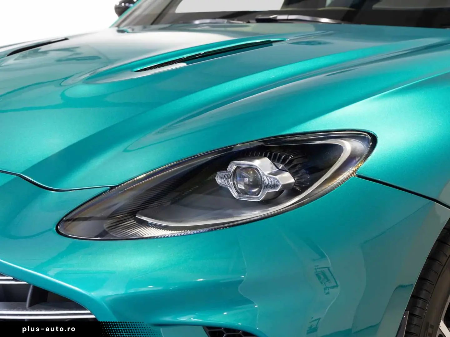 ASTON MARTIN DBX 707 -Podium Green-
