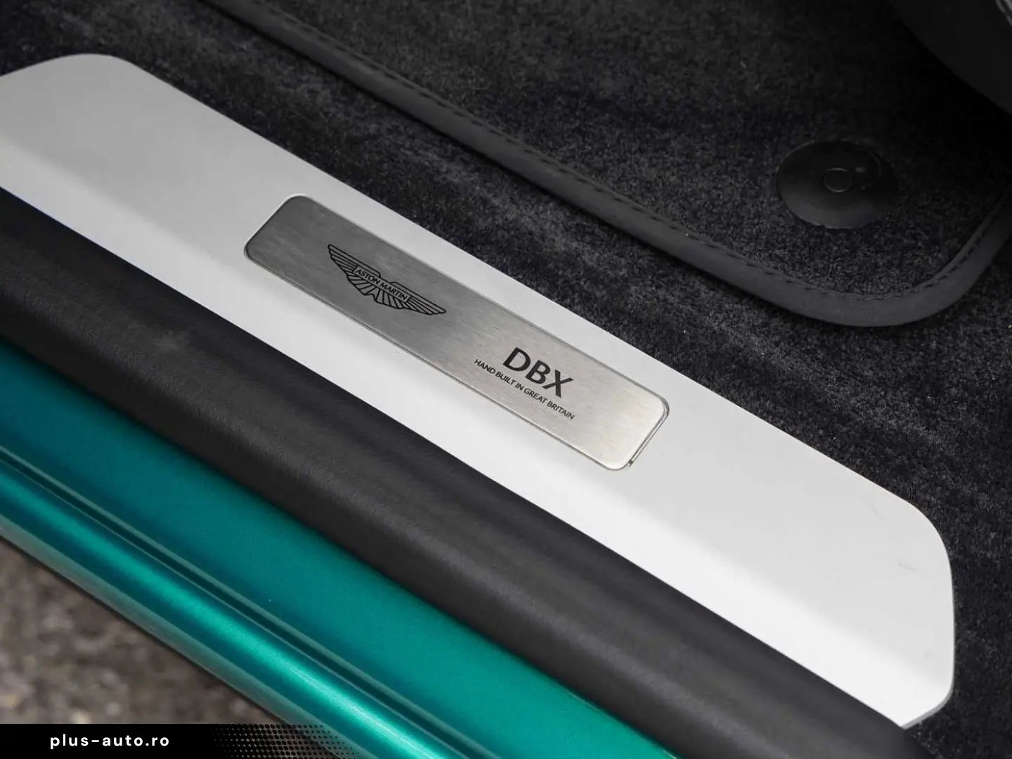 ASTON MARTIN DBX 707 -Podium Green-