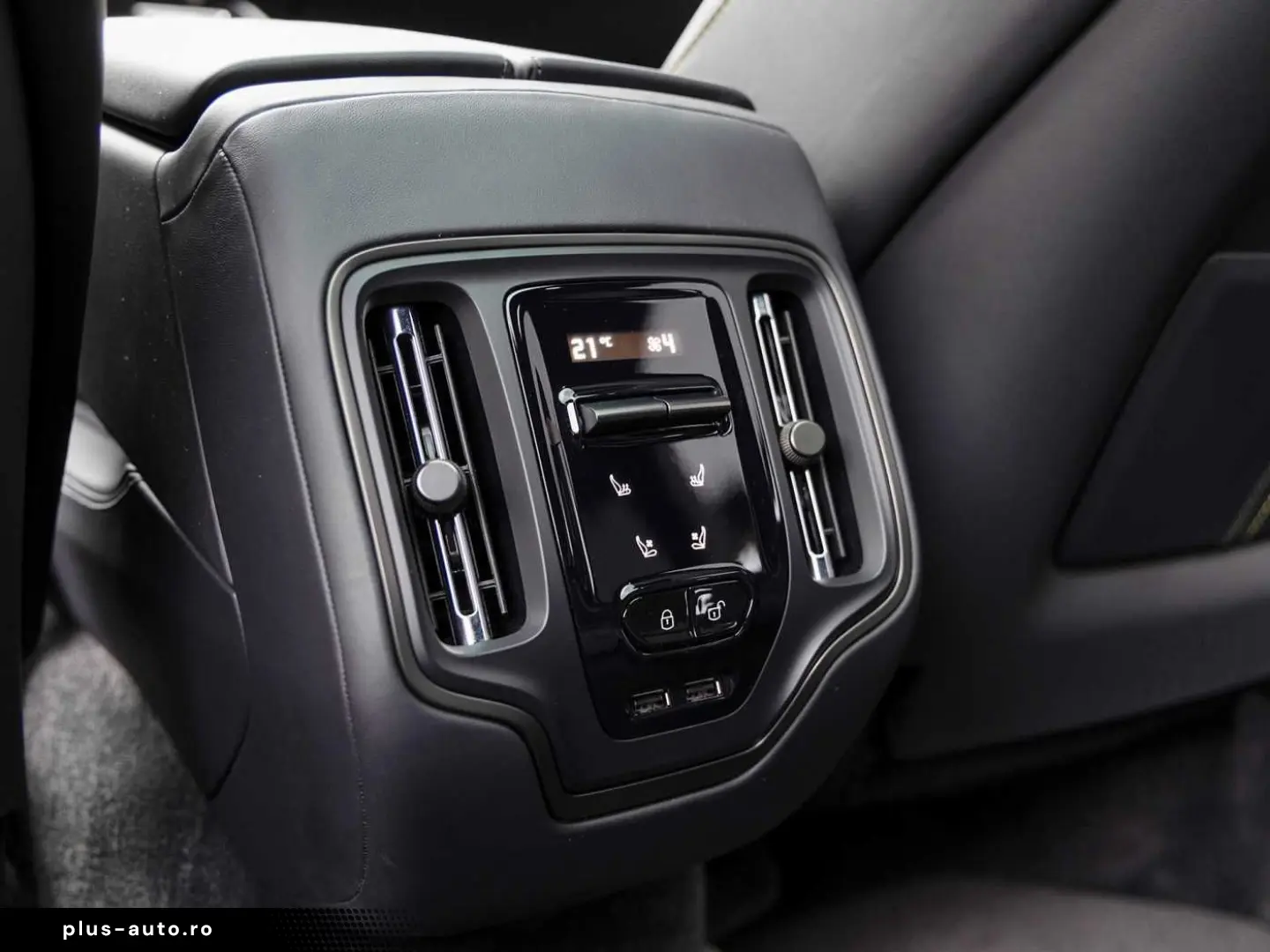 ASTON MARTIN DBX 707 -Podium Green-